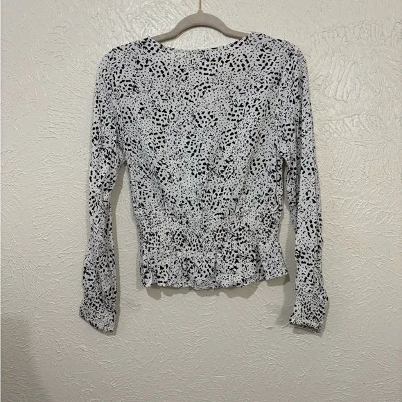 Japna Black and White long sleeves  Patterned Blouse elastic waist - Picture 2 of 7